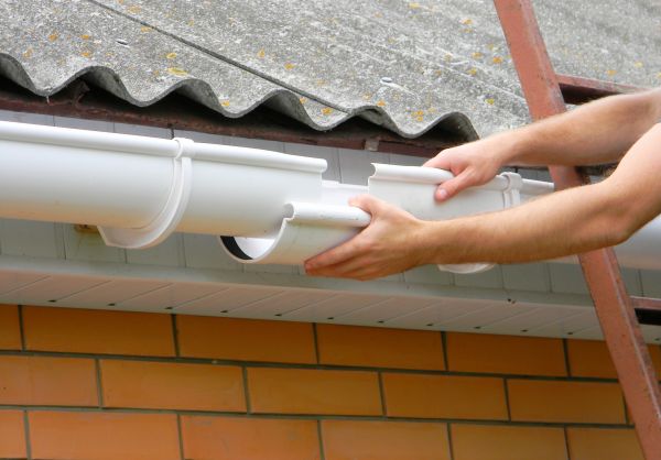 Gutter Hanging in Antioch